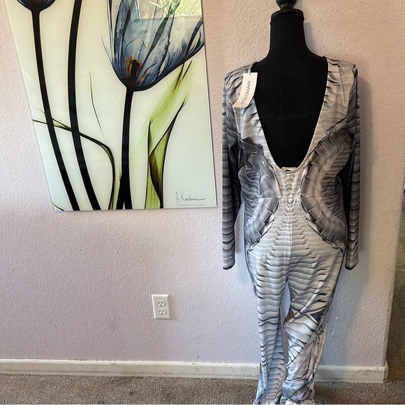 New jumpsuit size XL - Picture 4 of 5